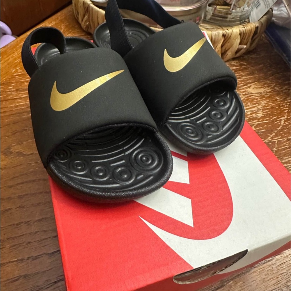 Toddler 9C Nike Slides